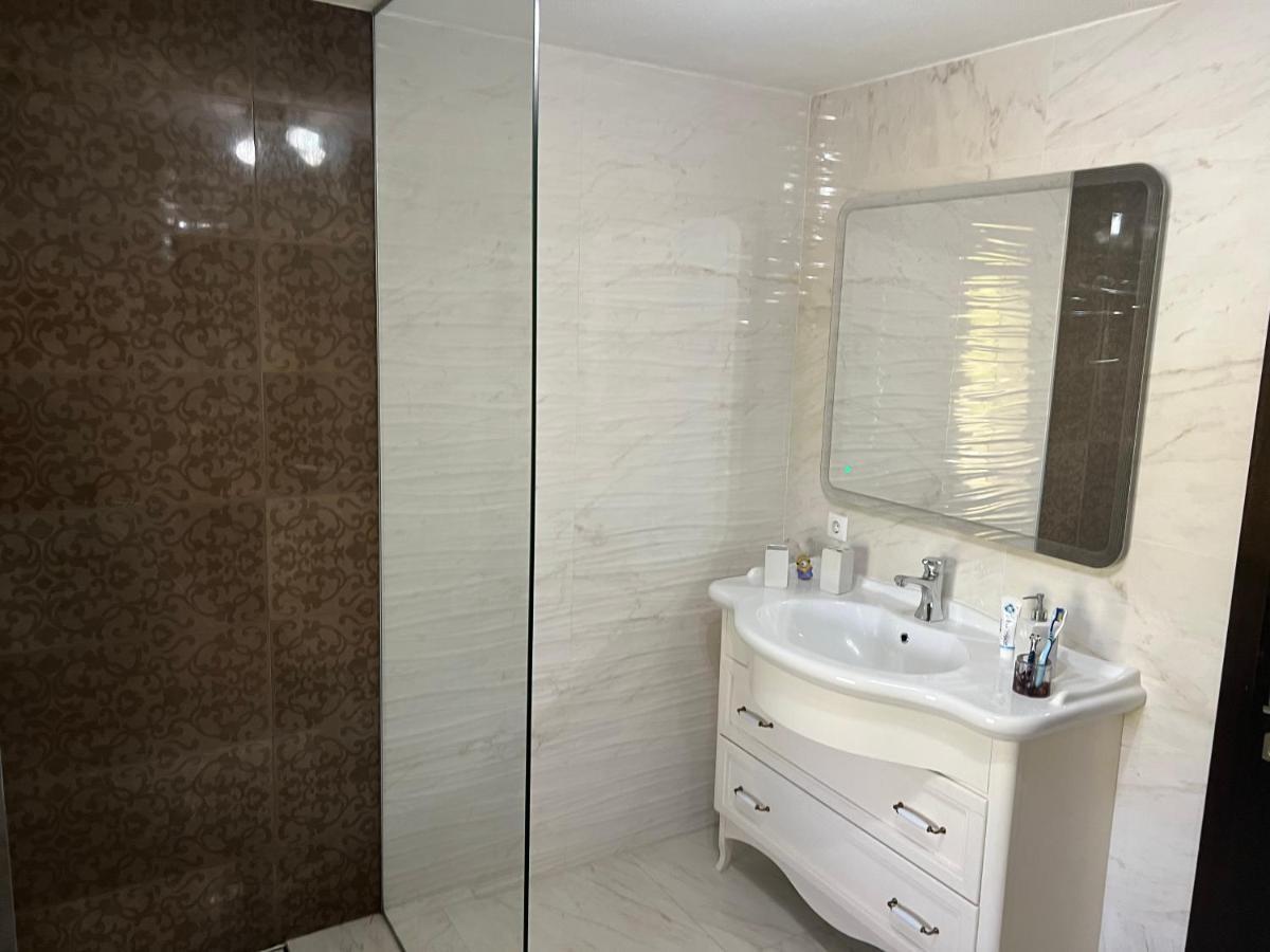 Casa Rafael Hotel Sighetu Marmaţiei Buitenkant foto